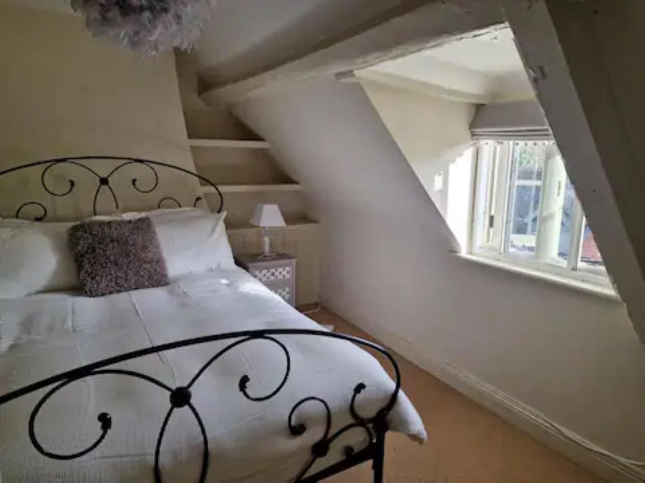 Jackdaw Cottage-Beautiful Cottage, Town Centre Wimborne Minster Kültér fotó